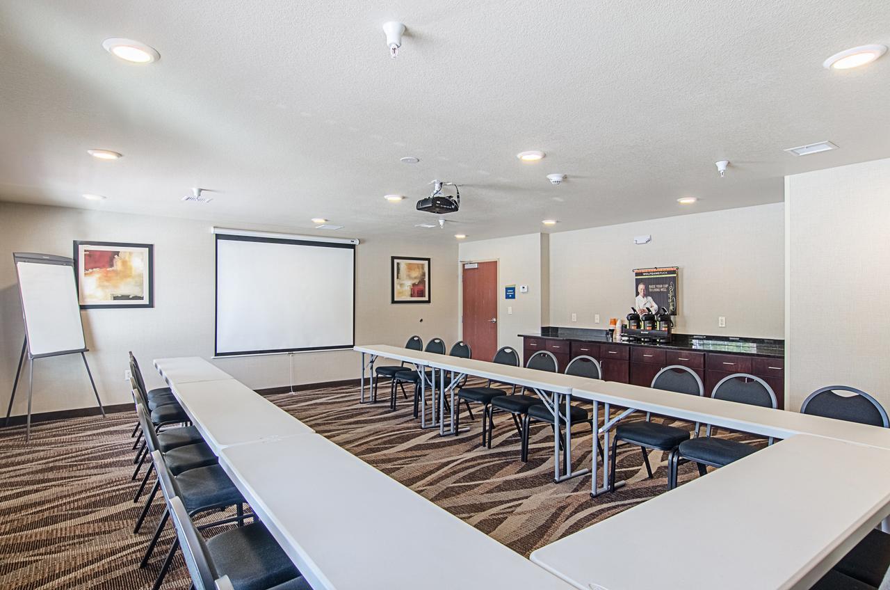 Cobblestone Inn & Suites - Guernsey Esterno foto