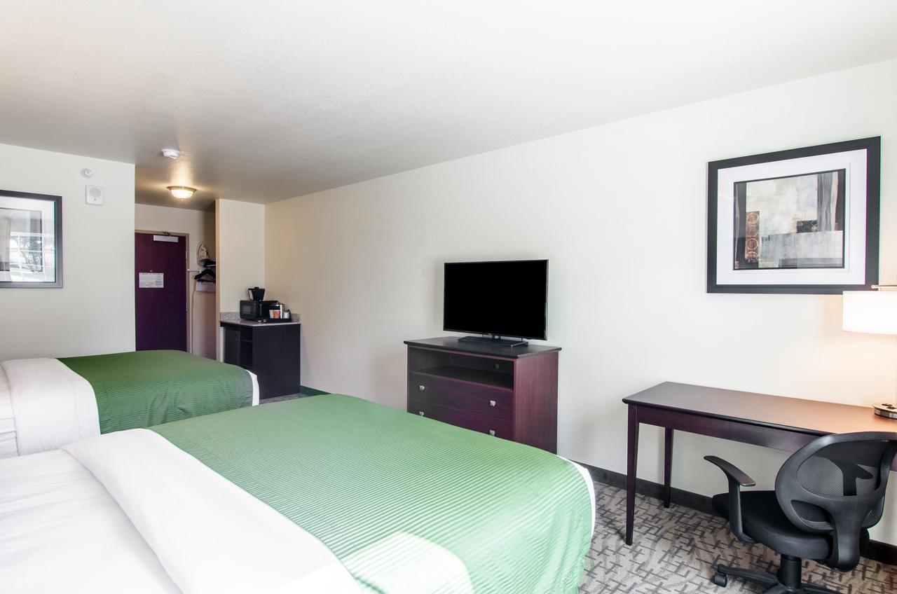 Cobblestone Inn & Suites - Guernsey Esterno foto