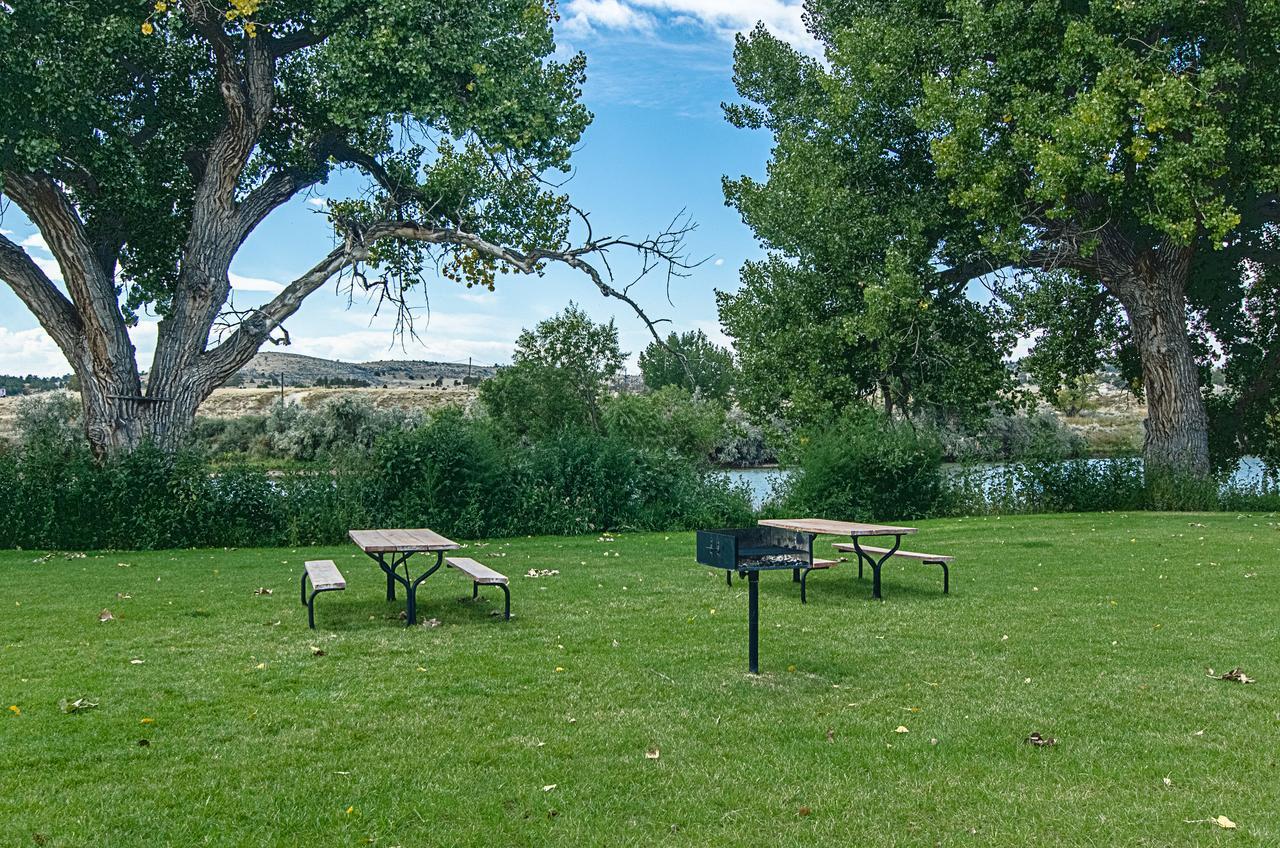 Cobblestone Inn & Suites - Guernsey Esterno foto