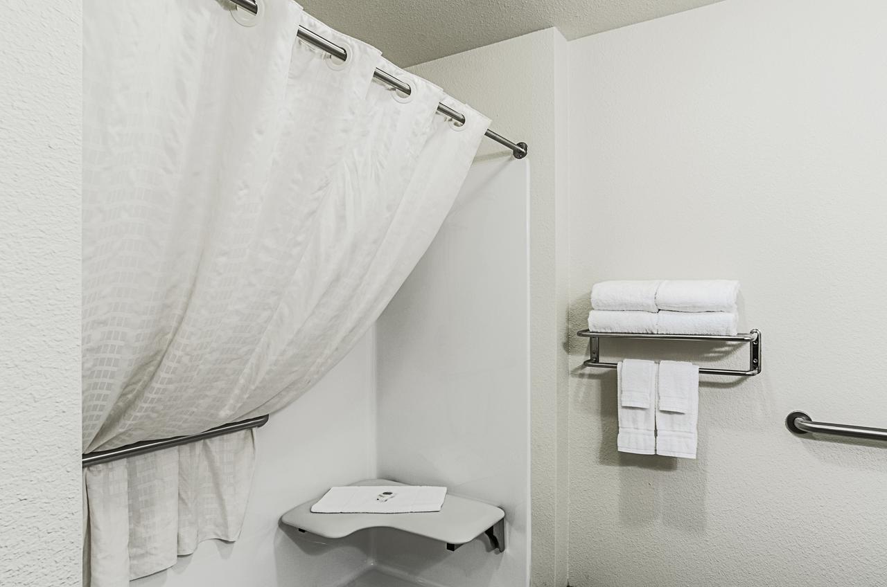 Cobblestone Inn & Suites - Guernsey Esterno foto
