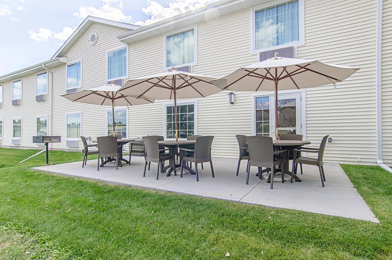 Cobblestone Inn & Suites - Guernsey Esterno foto