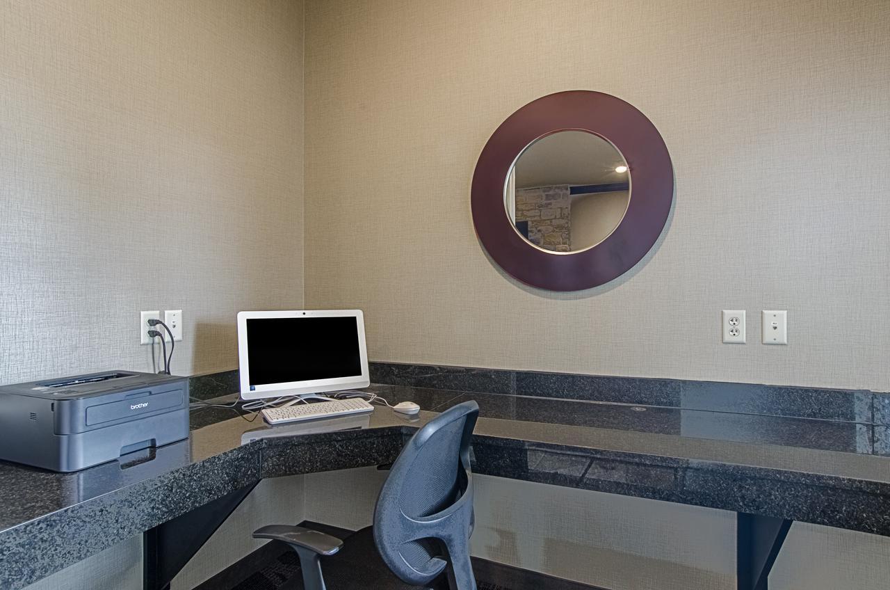 Cobblestone Inn & Suites - Guernsey Esterno foto